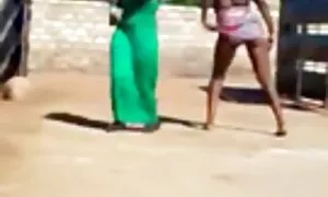 আফ্ৰিকান ছোৱালীবোৰে  ...