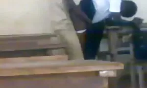 ক্লাছত আফ্ৰিকান কিশো ...